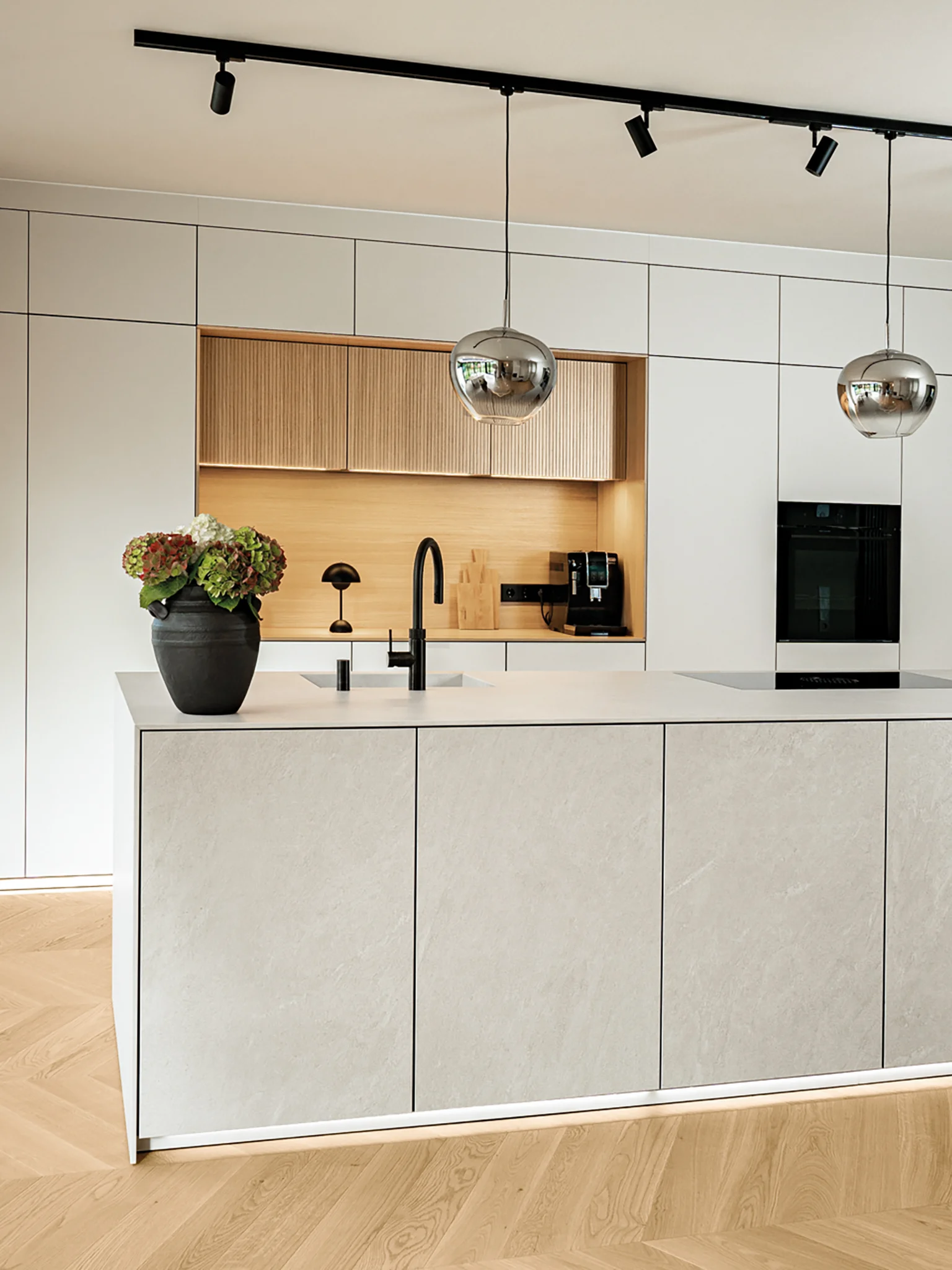 Indirect lighting next125 cooking island Japandi kitchen Dubai