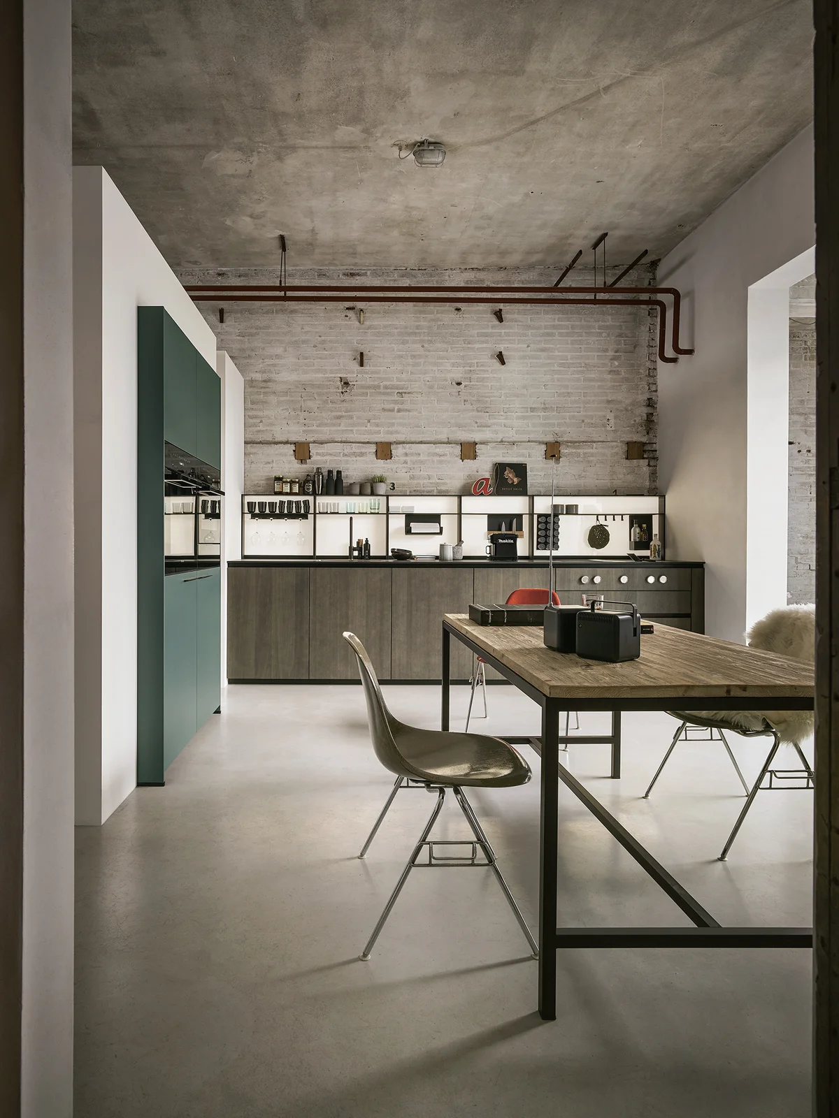 Amplia cocina de madera 