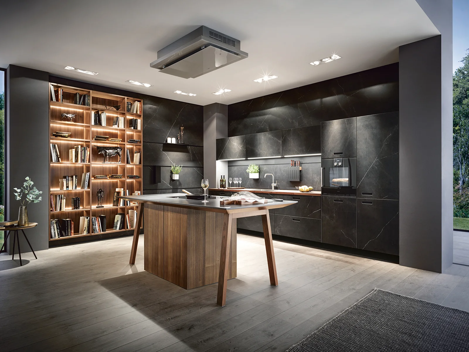Cocina de madera de estilo contemporáneo con iluminación integrada