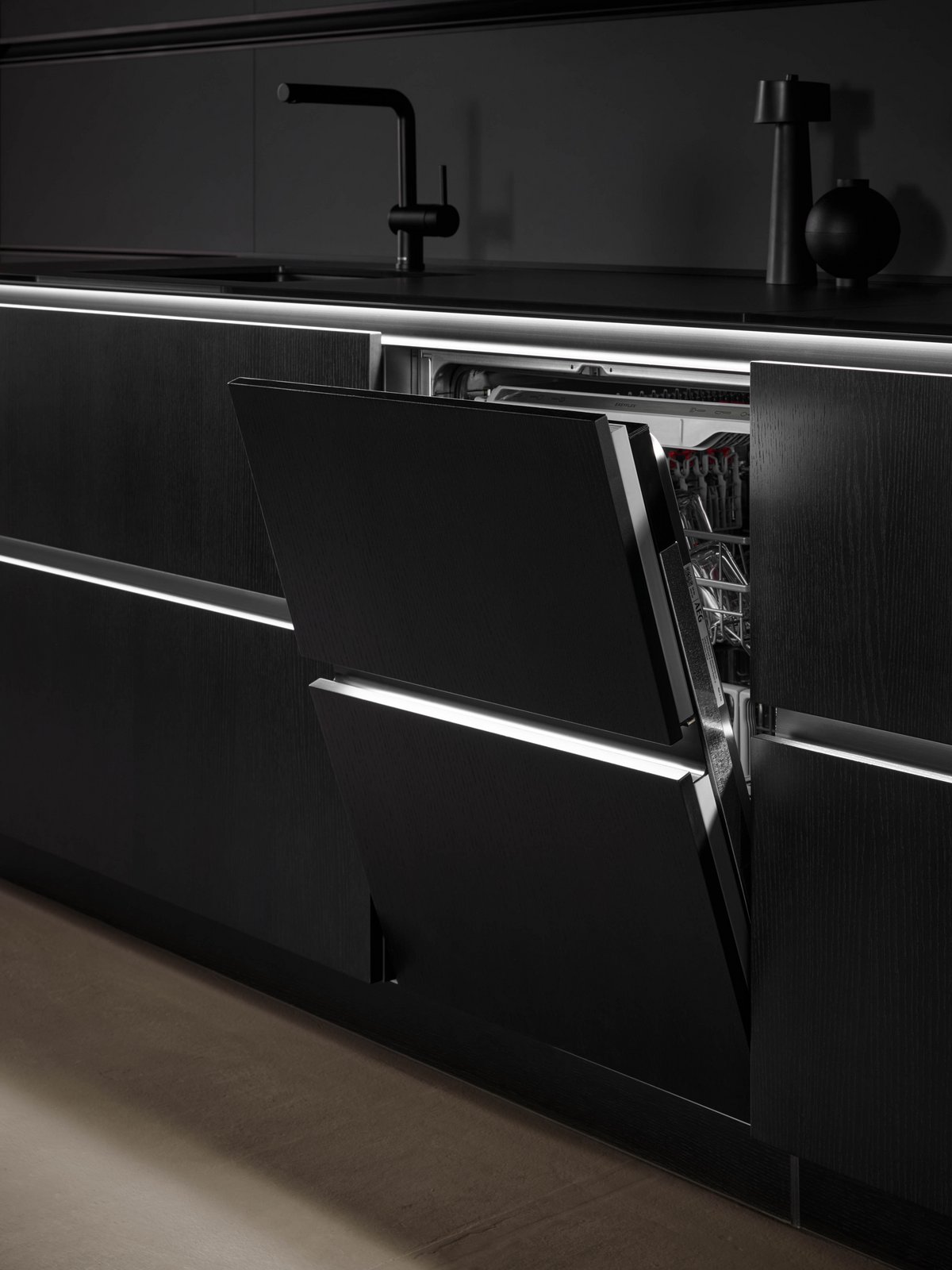 led lighting system for washing machines