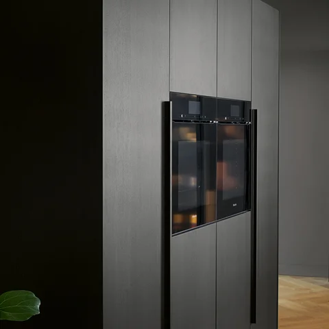 Hochschrank mit Backofen