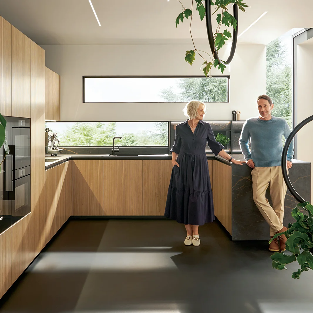 U shaped modern wooden kitchen 