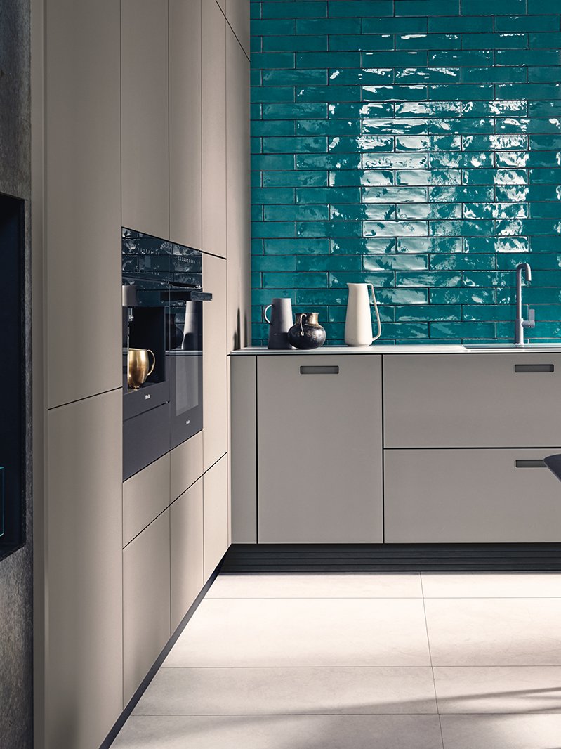 next125 | nx912 & nx510 A modern, spacious L-shaped kitchen