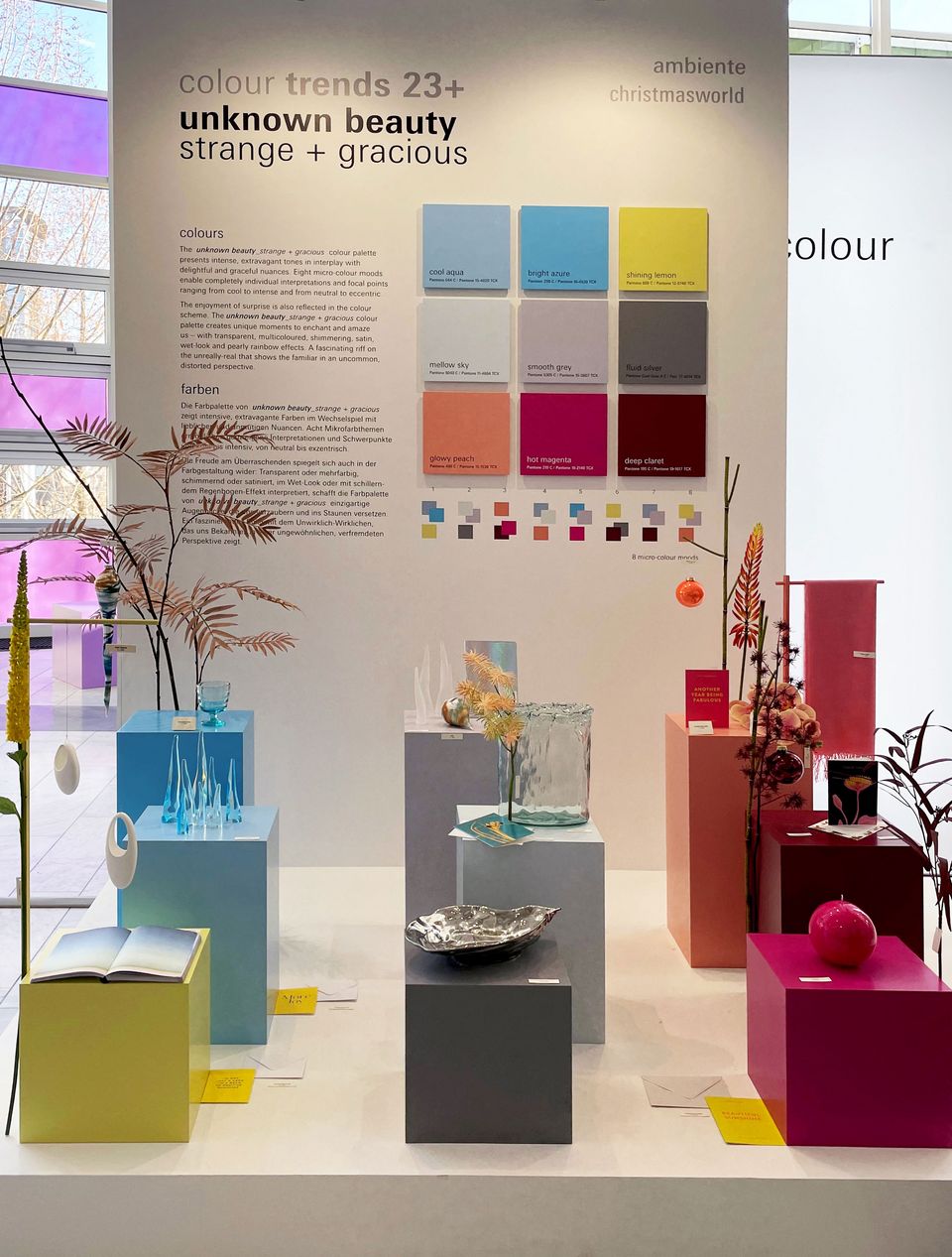 A joyful, intense colour palette “unknown beauty – strange + gracious” Messebesuch