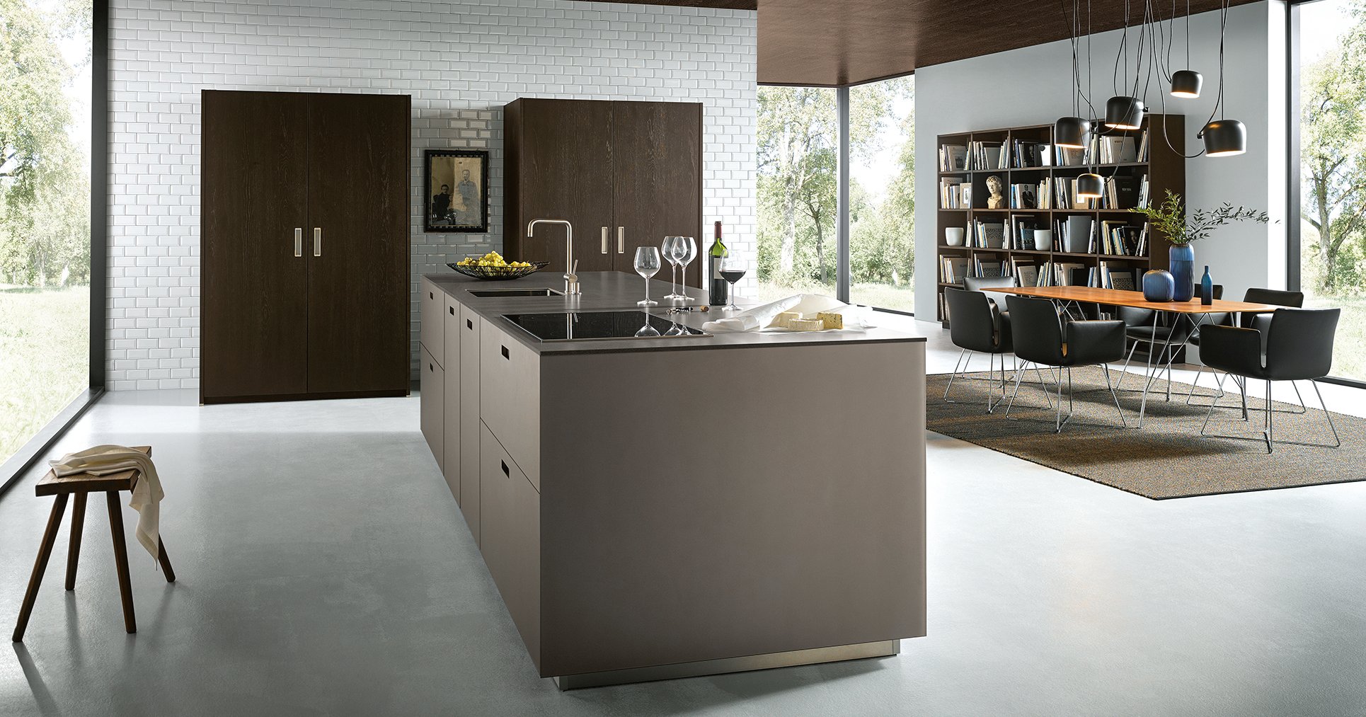 next125 Küche NX 902 Glas matt mit Insel und Holzschränken NX 620