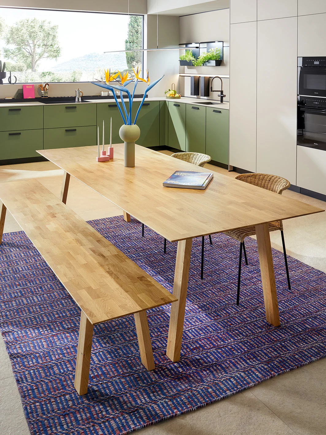Esstisch aus Holz