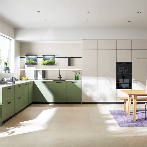 Esstisch aus Holz in eine moderne Küche