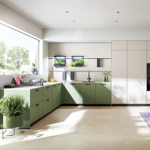 Esstisch aus Holz in eine moderne Küche